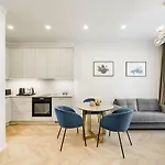 Aula Apartments